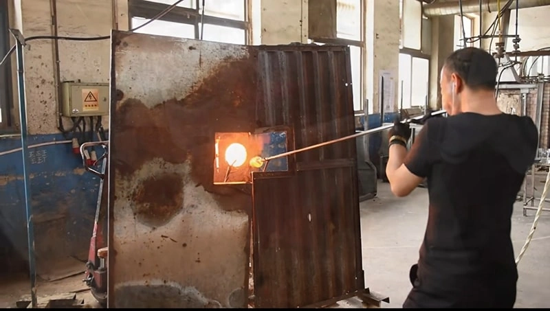 Man-blown Crystall glass VS Machine-made Crystal glass 图片57 拷贝.webp